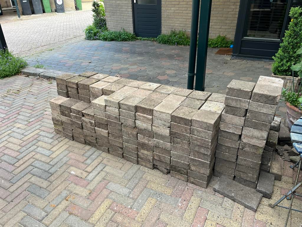 Gebruikte betonnen klinkers voor tuin of oprit, Tuin en Terras, Tegels en Klinkers, Ophalen, Gebruikt, Klinkers, 10 m² of meer