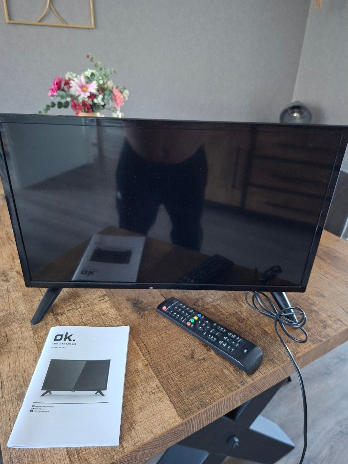OK. ODL 24642H-DB 24" HD LED TV, LED, HD Ready (720p), Zo goed als nieuw, 40 tot 60 cm