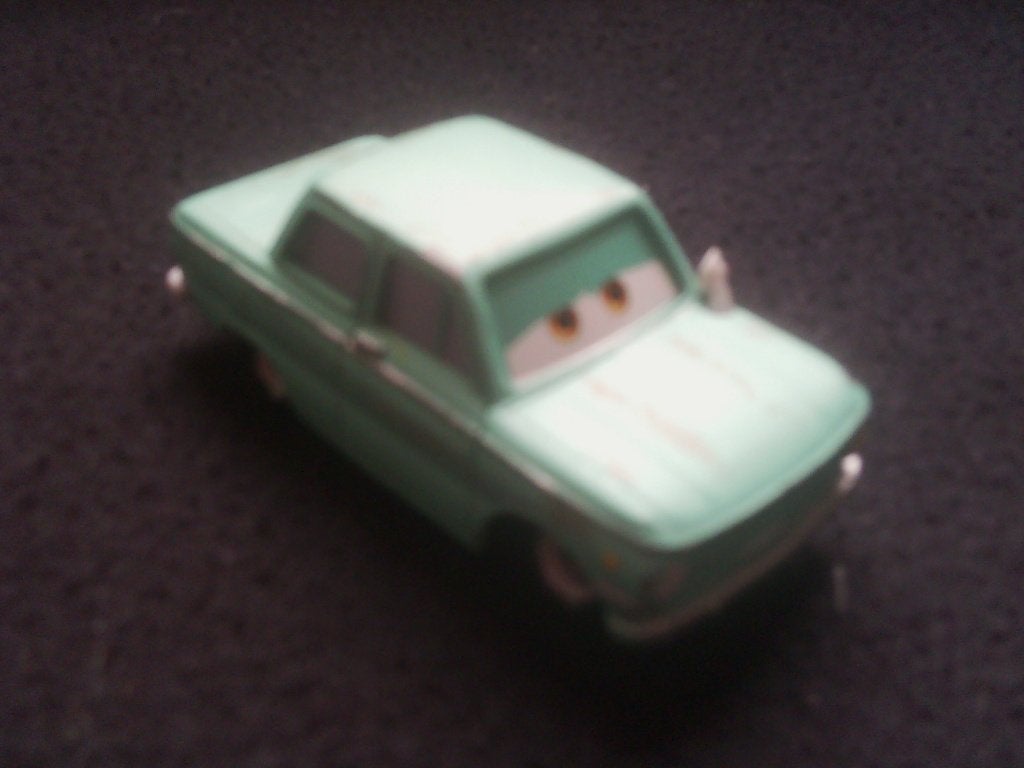 Disney Cars 2 Auto's       Petrov Trunkov de Boef, Ophalen of Verzenden, Zo goed als nieuw