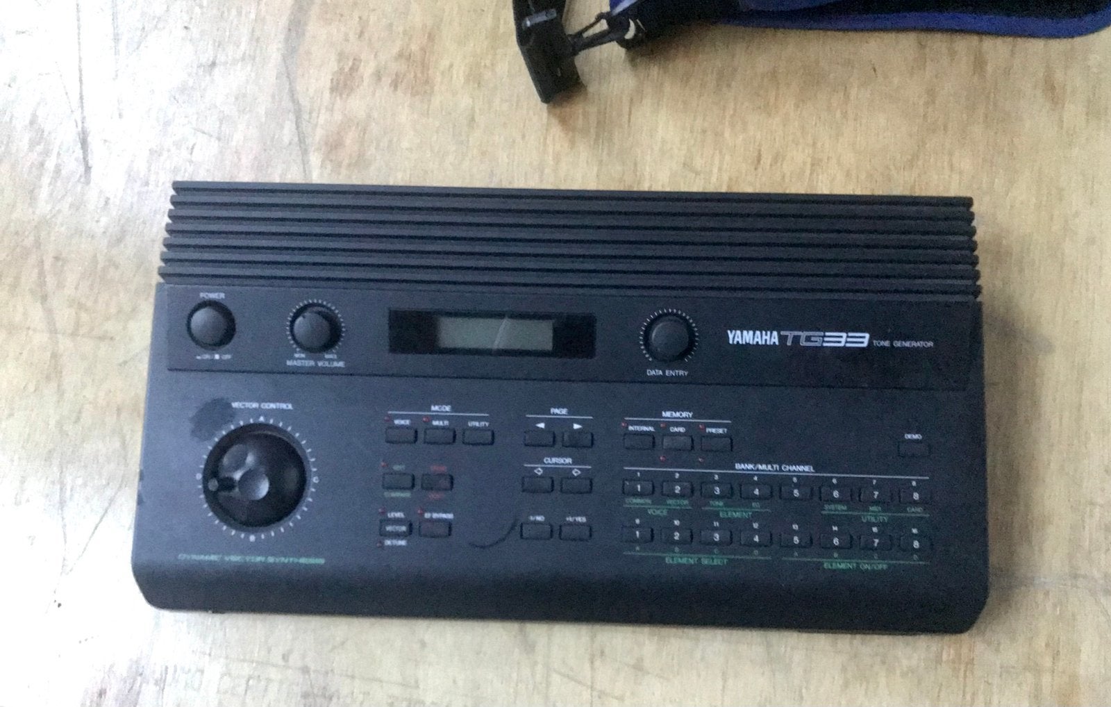 Yamaha tg33, Yamaha, Ophalen of Verzenden, Met midi-aansluiting, 61 toetsen
