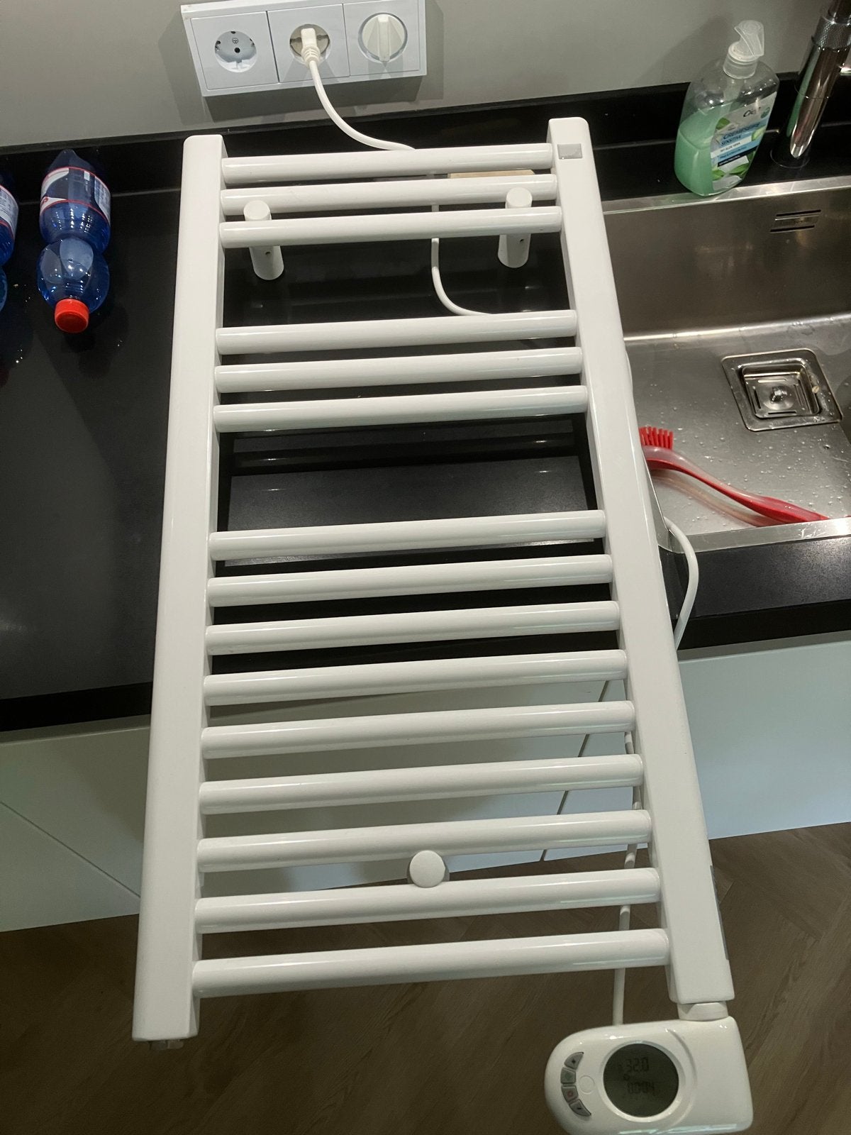 Zehnder handdoekradiator met thermostaat. Nieuw, Ophalen, Radiator, Nieuw, Minder dan 60 cm