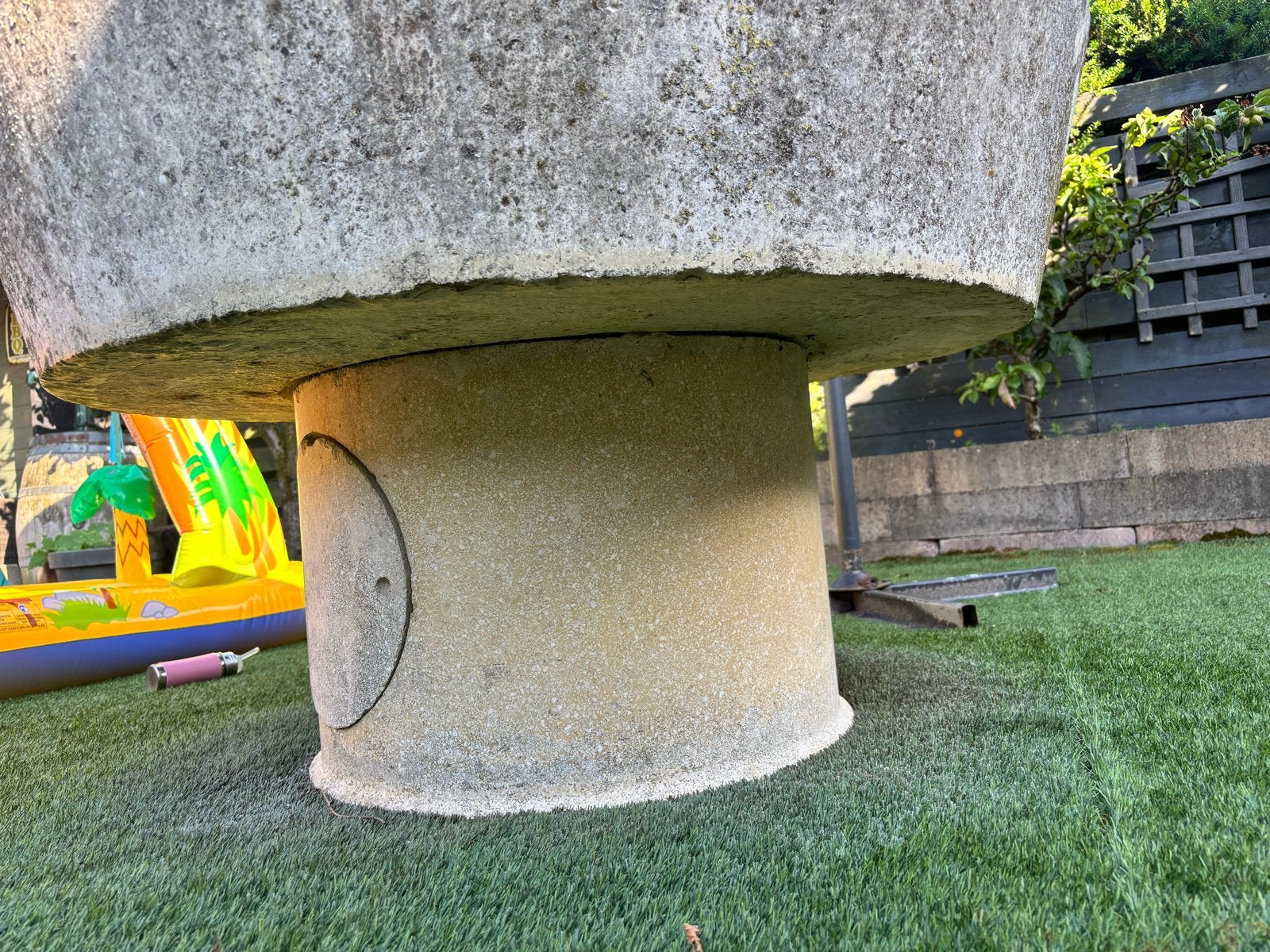 Grote betonnen tuinbak of vijverbak, Ophalen, Gebruikt