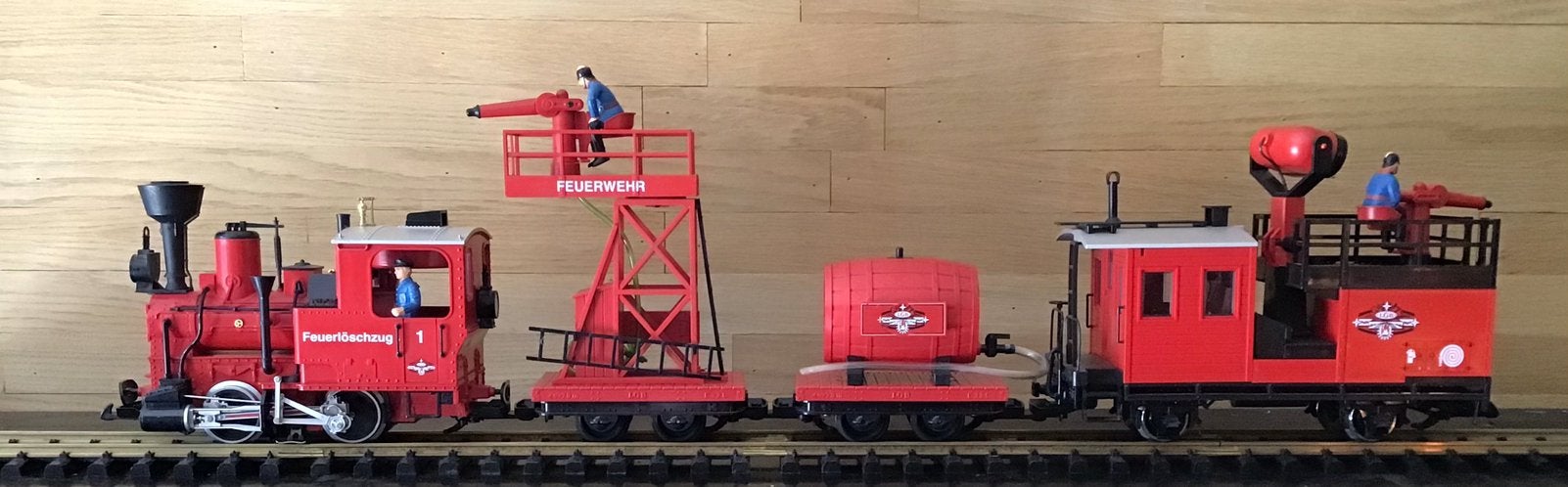 LGB Brandweertrein lok met 3 bluswagons, Treinset, Gelijkstroom, Ophalen of Verzenden, Zo goed als nieuw