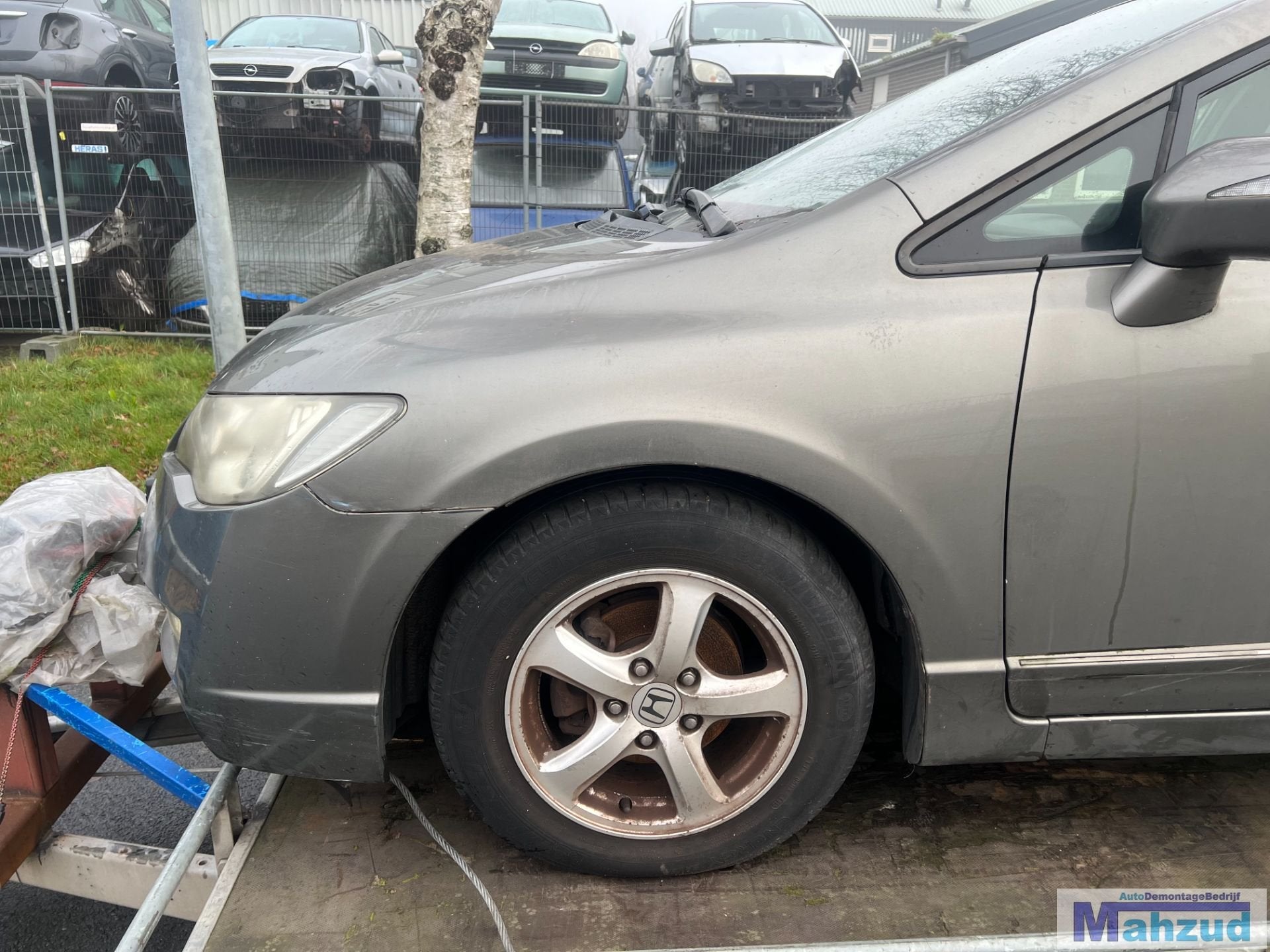 HONDA CIVIC 1.3 IMA Hybrid NH701M GRIJS links voorscherm 200, Gebruikt, Info@honda.co.jp, Ophalen of Verzenden, Minami-Aoyama 2-chome 1-1
107-8556  Tokyo