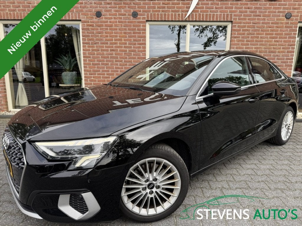 Audi A3 Limousine 30 TFSI Bns edition Automaat KEYLESS / VIR, Auto's, Automaat, Stof, Gebruikt, Bedrijf
