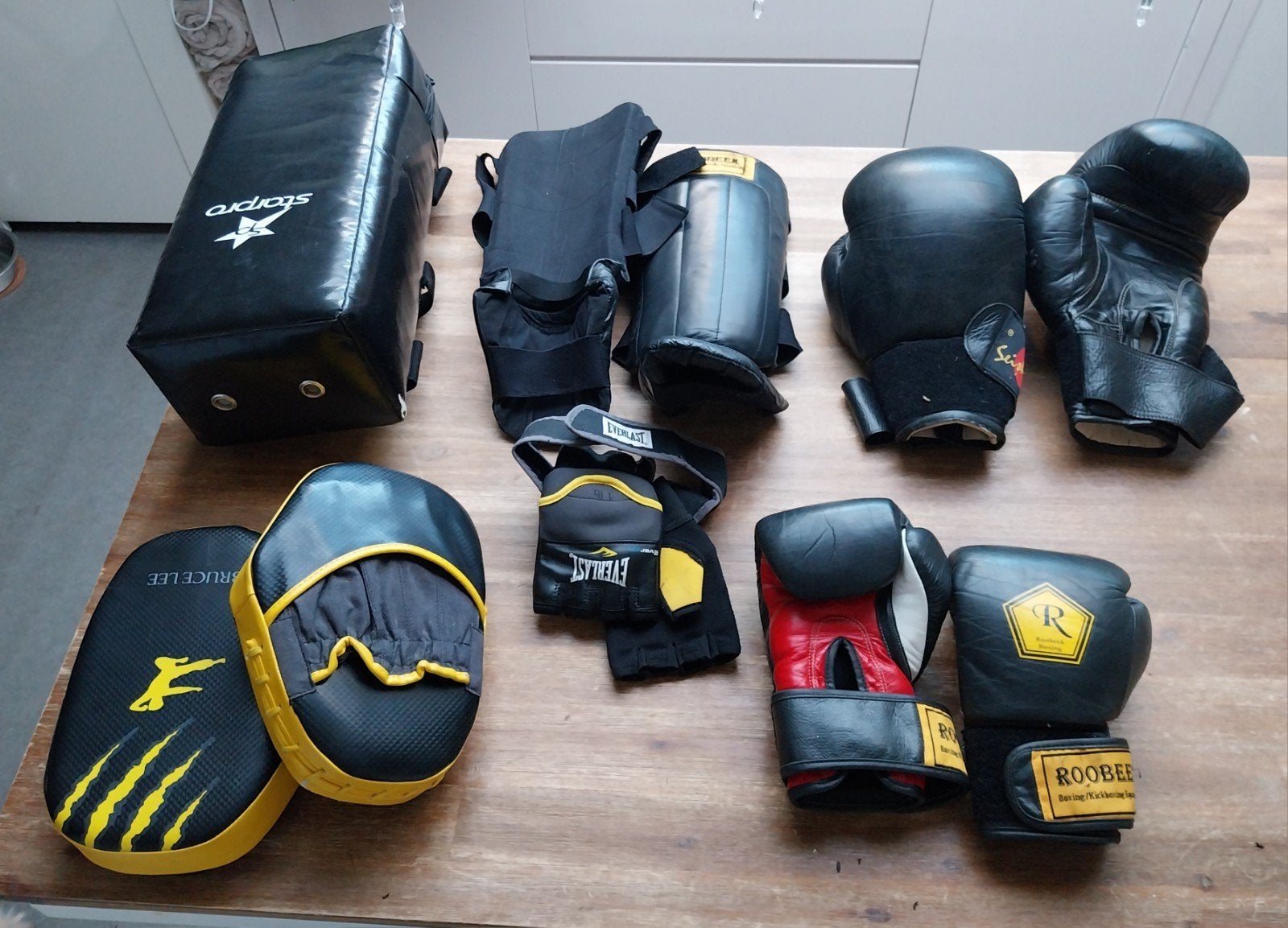 Complete kickboks set: handschoenen en bescherming, Maat XS of kleiner, Ophalen, Overige
