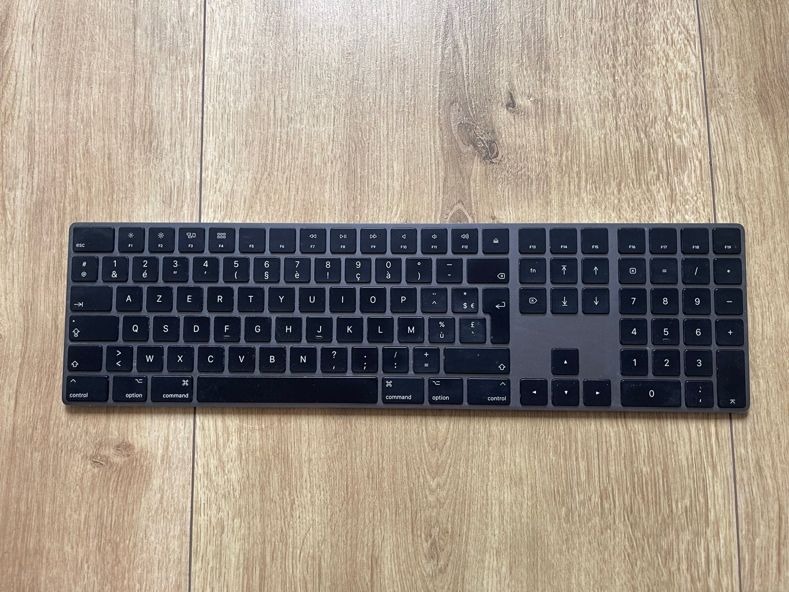 Apple Magic Keyboard (AZERTY) numeriek toetsenblok - AZERTY, Azerty, Ophalen of Verzenden, Zo goed als nieuw, Draadloos