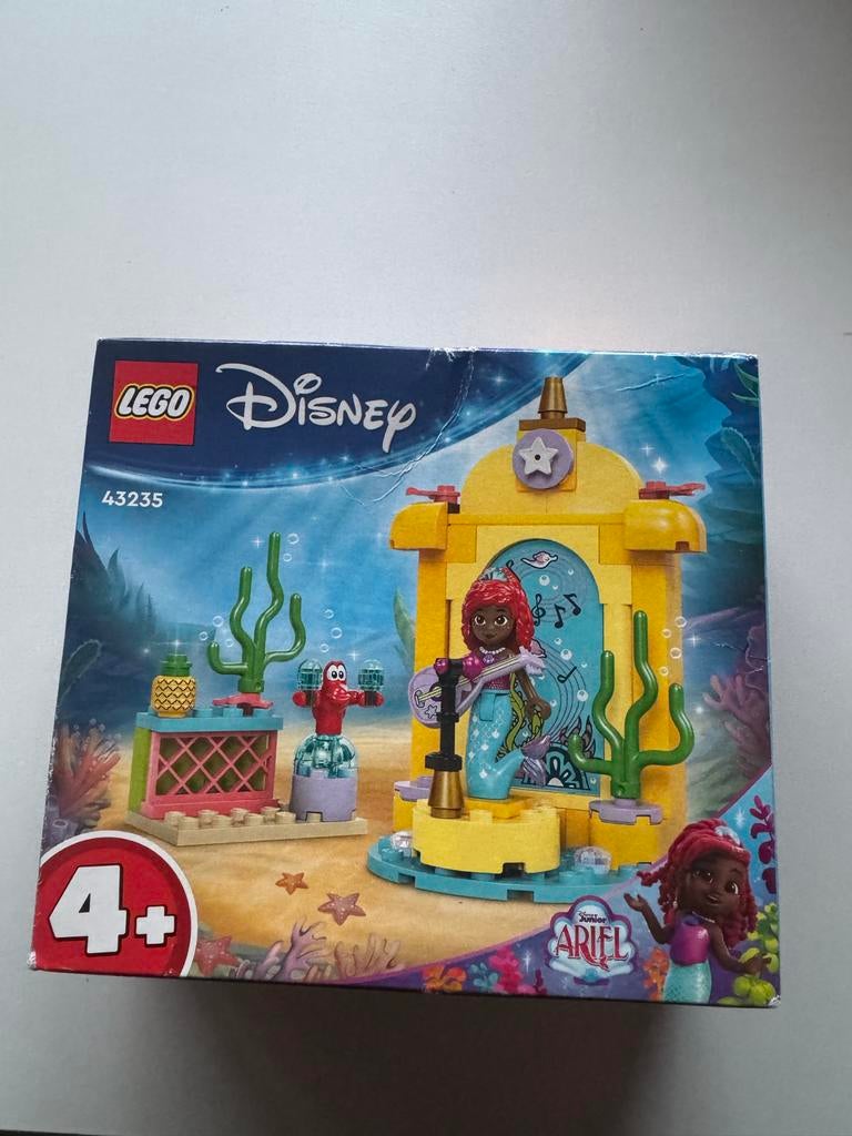 LEGO Disney Ariel's Muziekpodium 43235 - Nieuw in doos, Inclusief minifiguren, Lego, Nieuw, Ophalen of Verzenden
