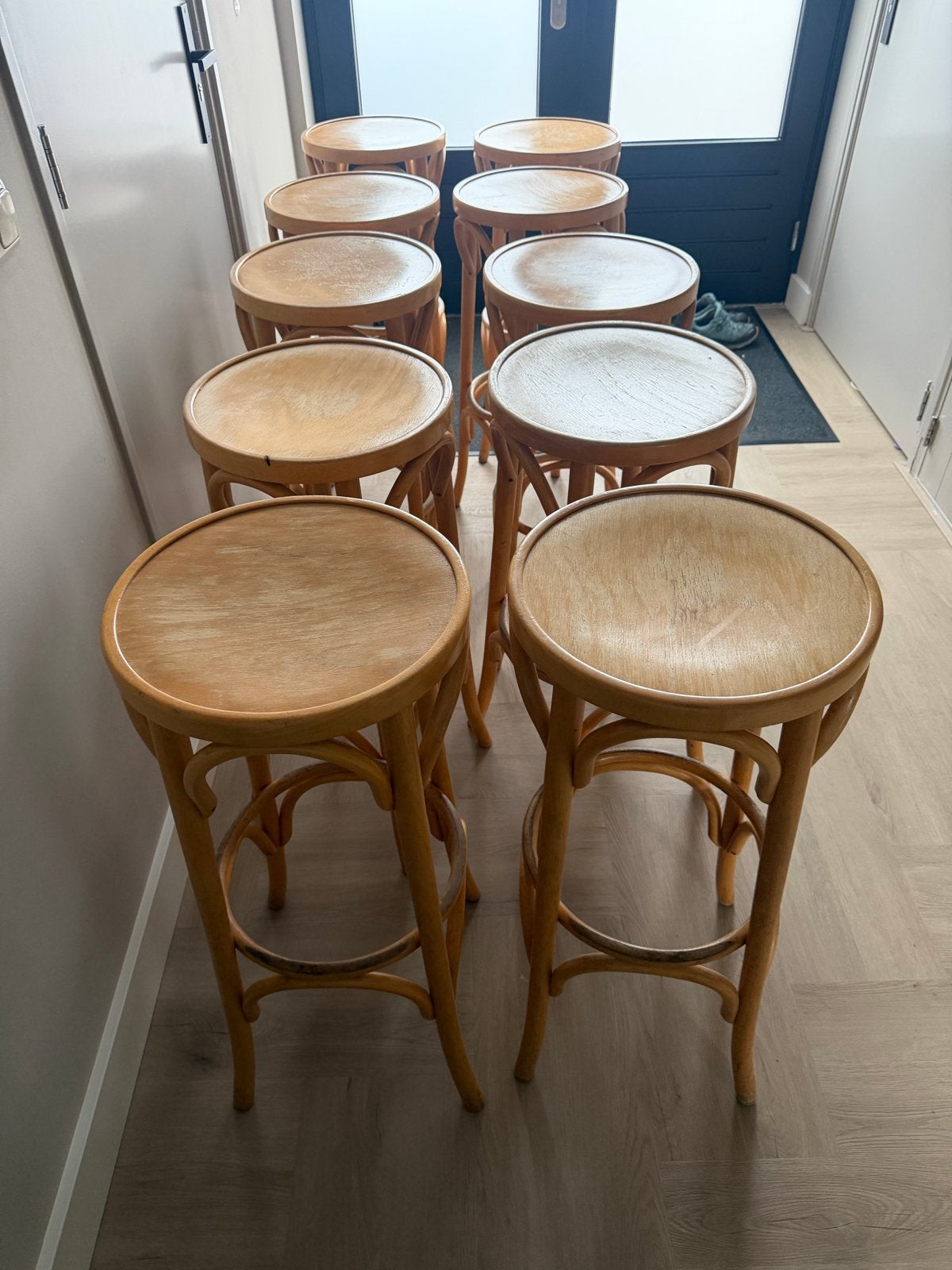 10 houten barkrukken thonet , thuisbar