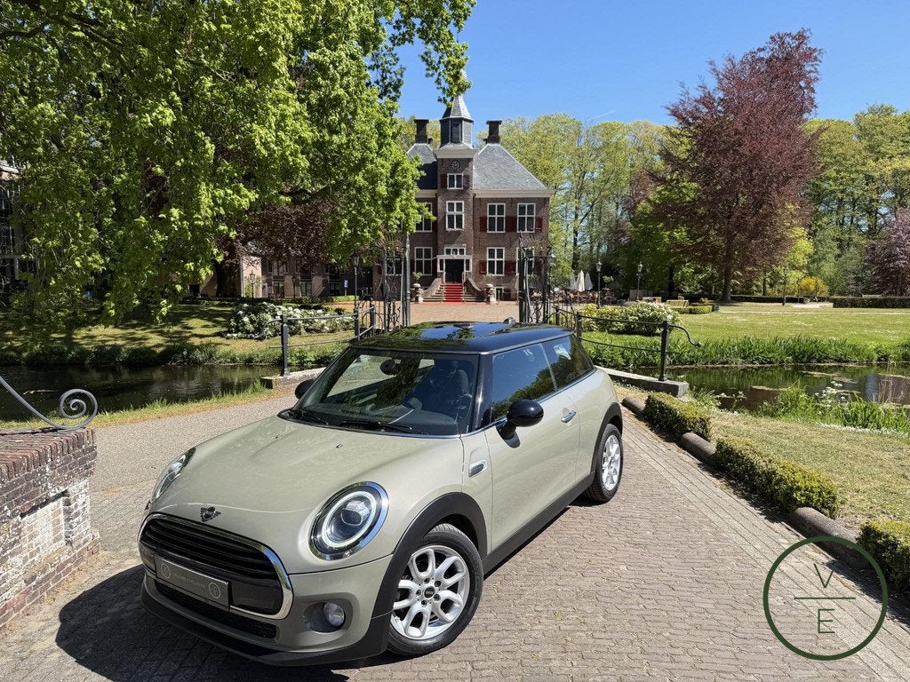 MINI 3-Deurs 1.5 Cooper | Pano | Led | Automaat |, Auto's, Mini, Gebruikt, 4 stoelen, Beige, Bedrijf