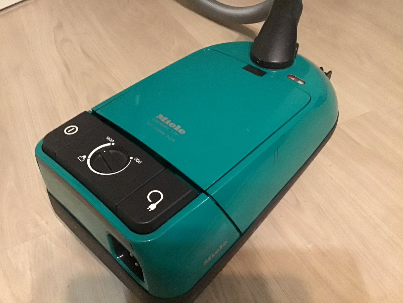 Miele stofzuiger, Witgoed en Apparatuur, Ophalen of Verzenden, Zo goed als nieuw, 1200 tot 1600 watt