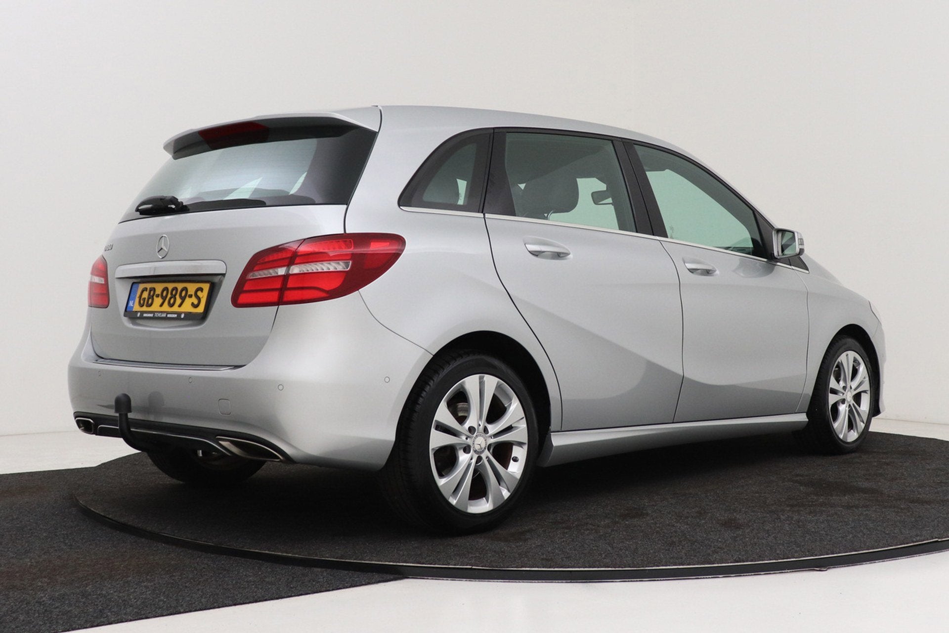 Mercedes-Benz B-klasse 180 Ambition | Trekhaak | Org NL | Na, Auto's, 1325 kg, Gebruikt, 4 cilinders, Leder en Stof