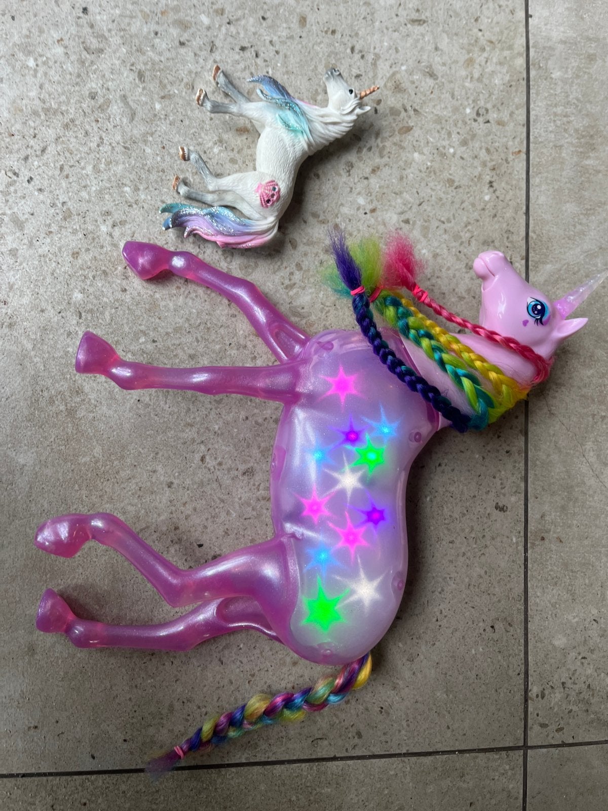 Barbie unicorn met licht en geluid, Ophalen of Verzenden, Gebruikt
