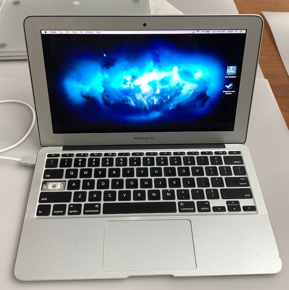 Macbook Air A1465 Early 2015, Computers en Software, Apple Macbooks, Gebruikt, Qwerty, 13 inch, Minder dan 2 Ghz