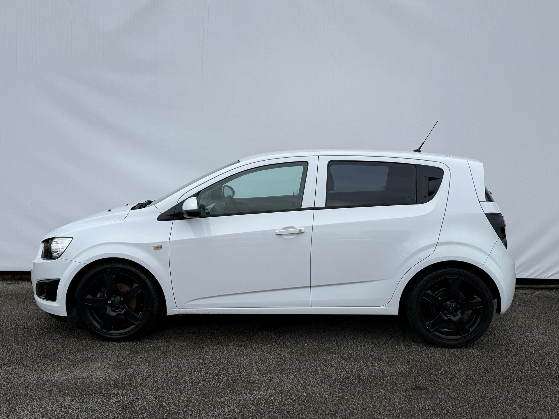 Chevrolet Aveo 1.3D LT 5 Deurs | Sportvelgen | Airco | Cruis, Auto's, Euro 5, Gebruikt, Wit, Origineel Nederlands