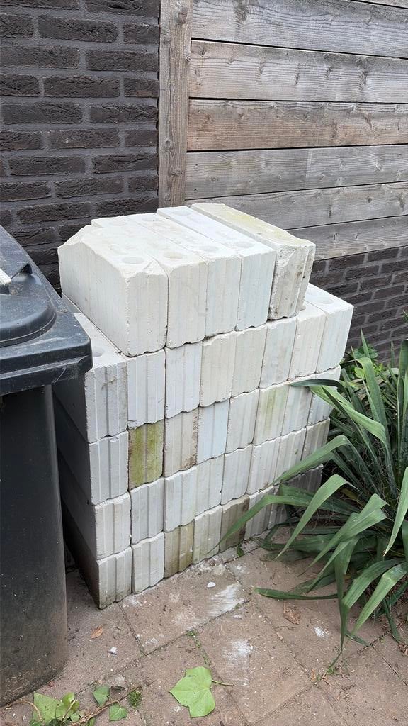 Kalk zandsteen  blokken, Doe-het-zelf en Verbouw, Metselstenen, Ophalen of Verzenden, Zo goed als nieuw, Kalkzandstenen