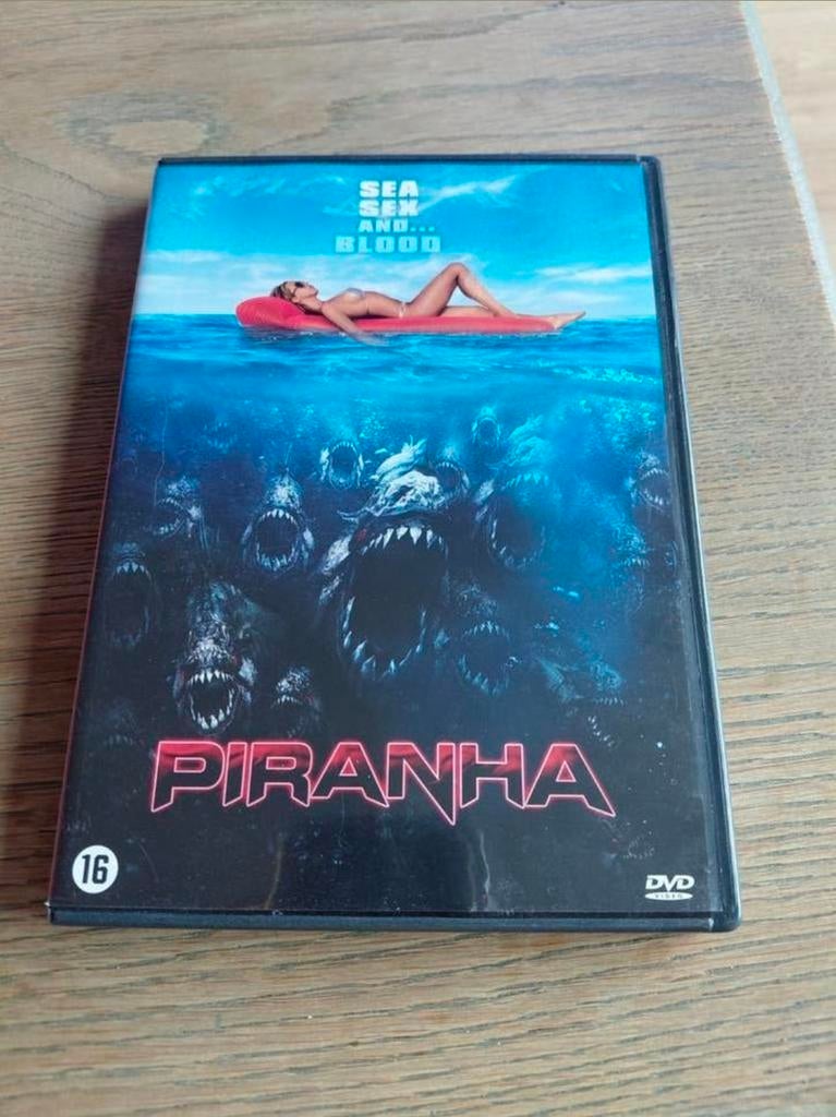 Piranha 2 the spawning + 2010 reboot Piranha dvd., Vanaf 16 jaar, Ophalen of Verzenden, Zo goed als nieuw, Monsters