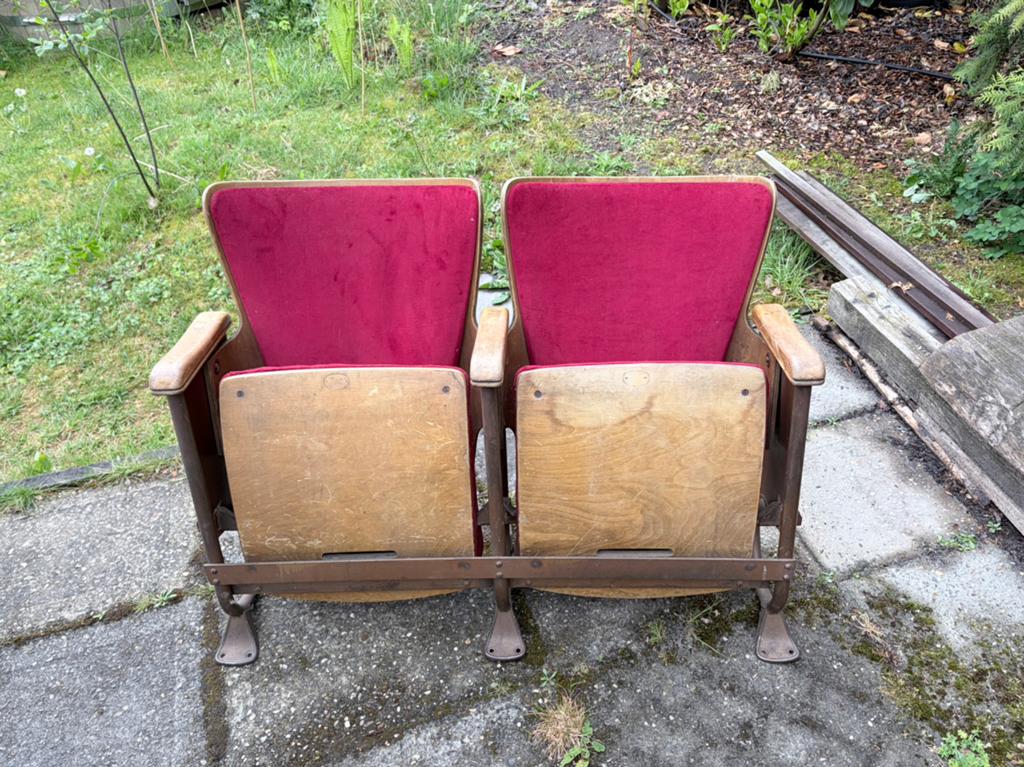 Oude bioscoopstoelen uit Amsterdam, Antiek en Kunst, Ophalen of Verzenden