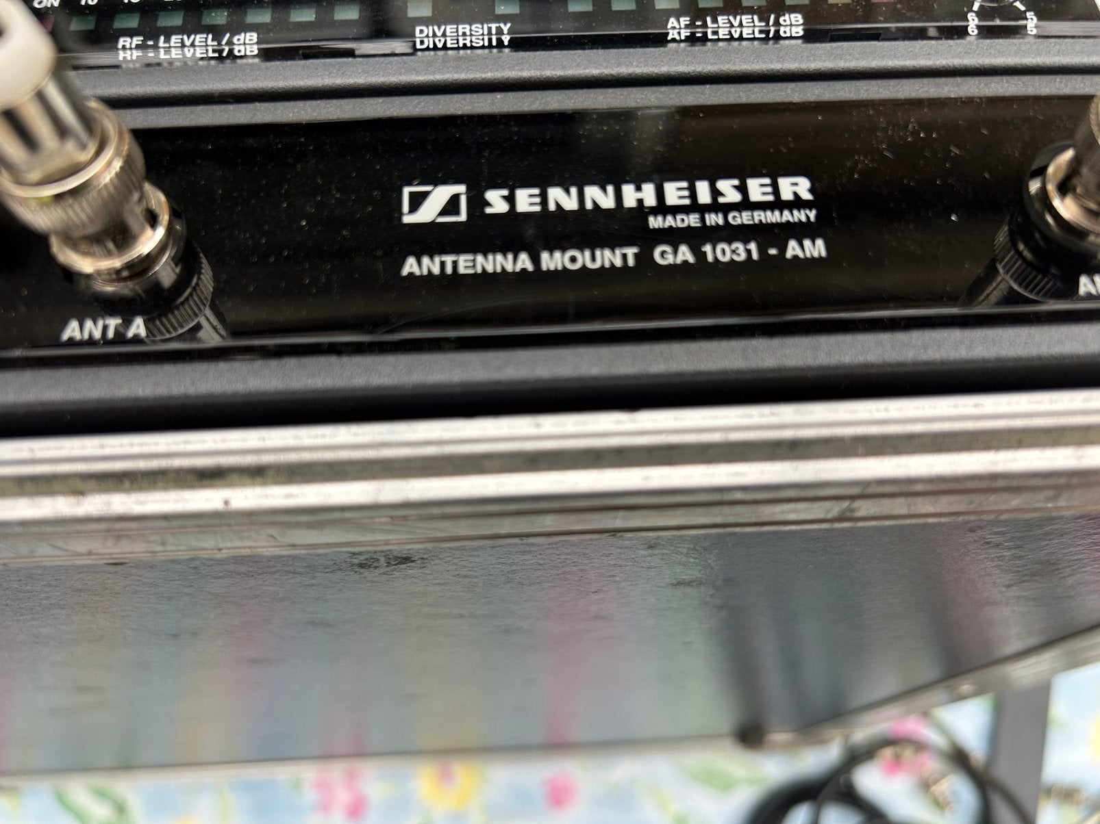 Gezocht: Antenne Mount GA 1031-AM - Sennheiser., Muziek en Instrumenten, Ophalen of Verzenden, Zo goed als nieuw, Studiomicrofoon