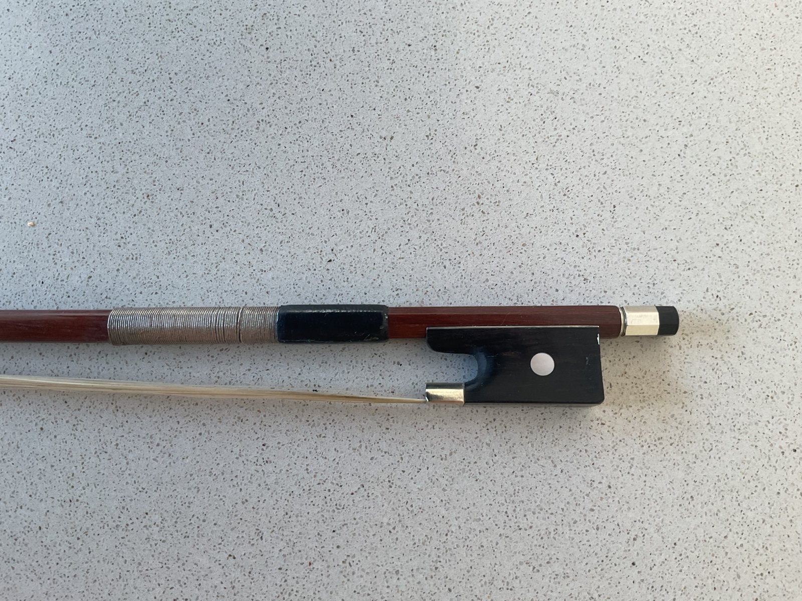 Mooie gave 4/4 Duitse strijkstok, goed behaard en touch 1990, Muziek en Instrumenten, Ophalen of Verzenden, Gebruikt, 4/4-viool