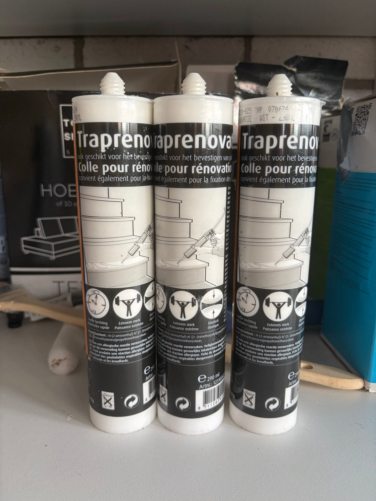 3 tubes traprenovatie lijm - Nieuw en ongeopend, Ophalen, Nieuw