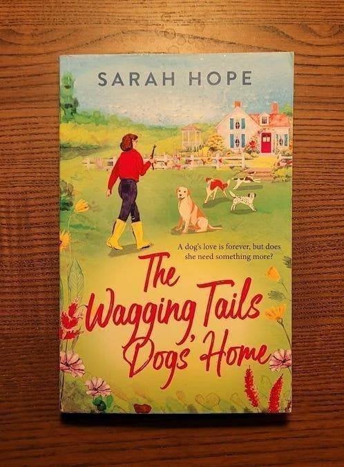 The Wagging Tails Dogs' Home door Sarah Hope, Ophalen of Verzenden, Zo goed als nieuw, Sarah Hope