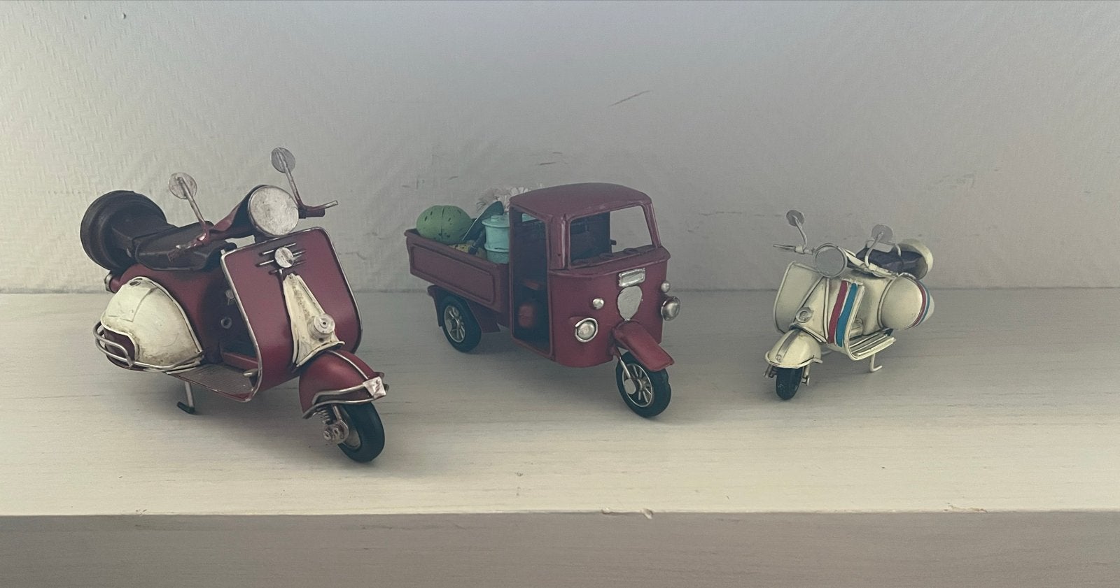 Set van 3 decoratieve metalen scooters en tuktuk, Kinderen en Baby's, Speelgoed | Speelgoedvoertuigen, Ophalen of Verzenden, Zo goed als nieuw