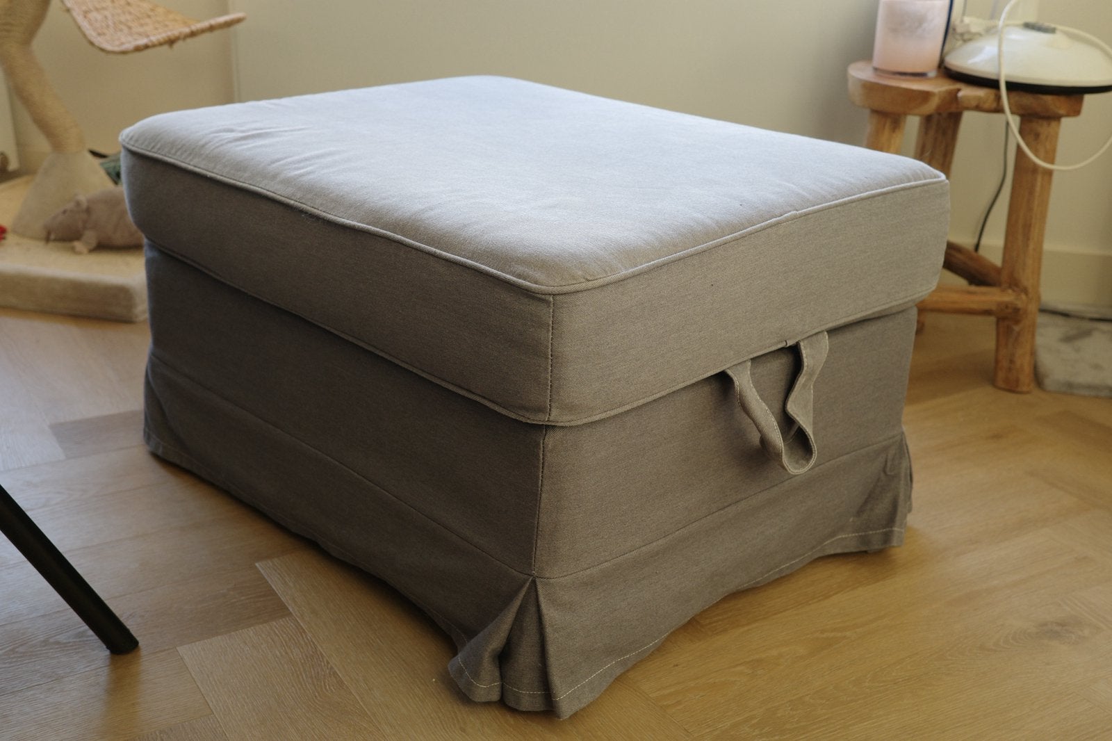 IKEA EKTORP voetenbank met bergruimte grijs en wit, Ophalen, 75 tot 100 cm, Zo goed als nieuw, Stof