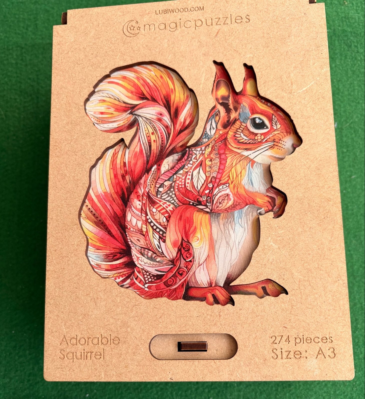Magic Puzzles Adorable Squirrel Houten Legpuzzel 274 stukjes, Ophalen of Verzenden, Minder dan 500 stukjes, Zo goed als nieuw