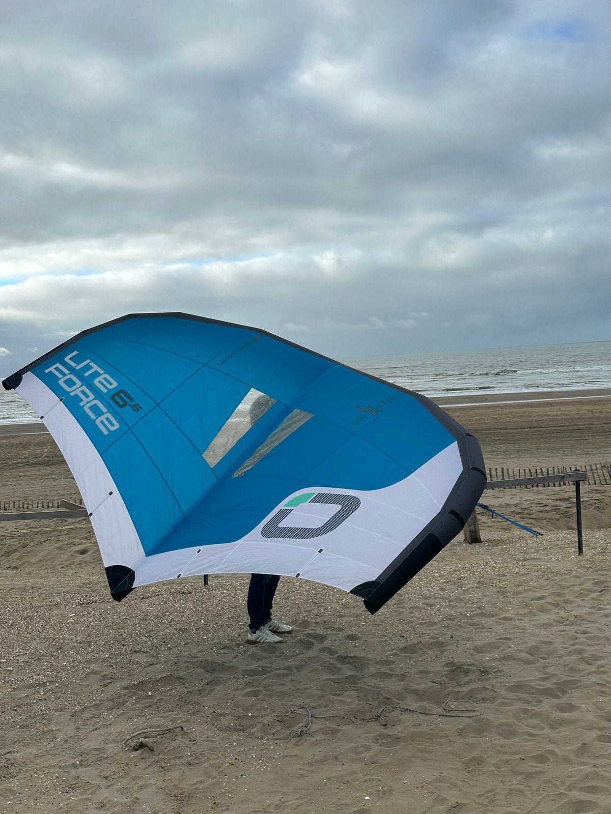 Te koop: Ozone Light Force 6.6 mt wing in blauw, Watersport en Boten, Ophalen of Verzenden, Zo goed als nieuw, Wingsurf-wing