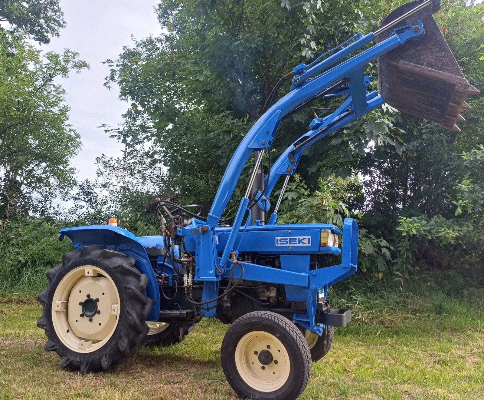 Iseki ts 1610 met voorlader minitrekker tuintrekker, Gebruikt, Tot 2500, Tot 80 Pk, Ophalen