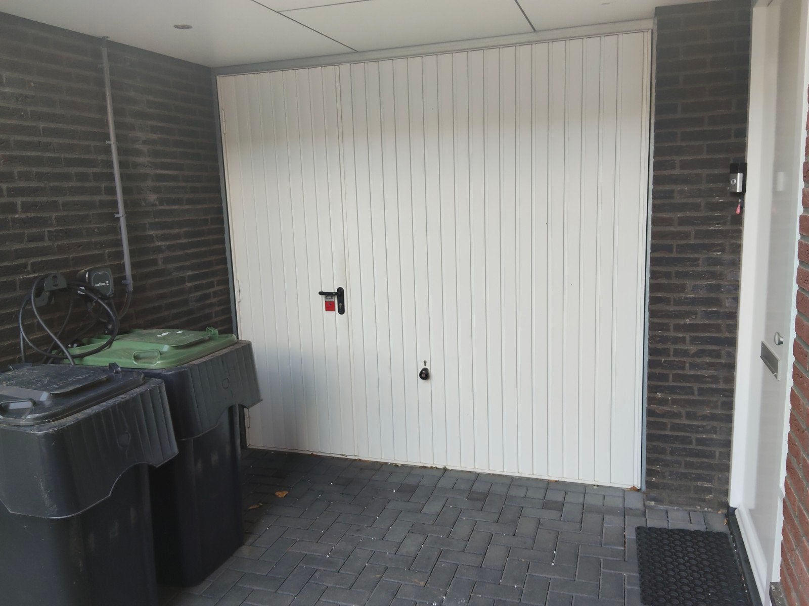 Witte Garagedeur - Gebruikt maar in goede staat, Doe-het-zelf en Verbouw, Ophalen, Gebruikt, Garagedeur, Schuifdeur