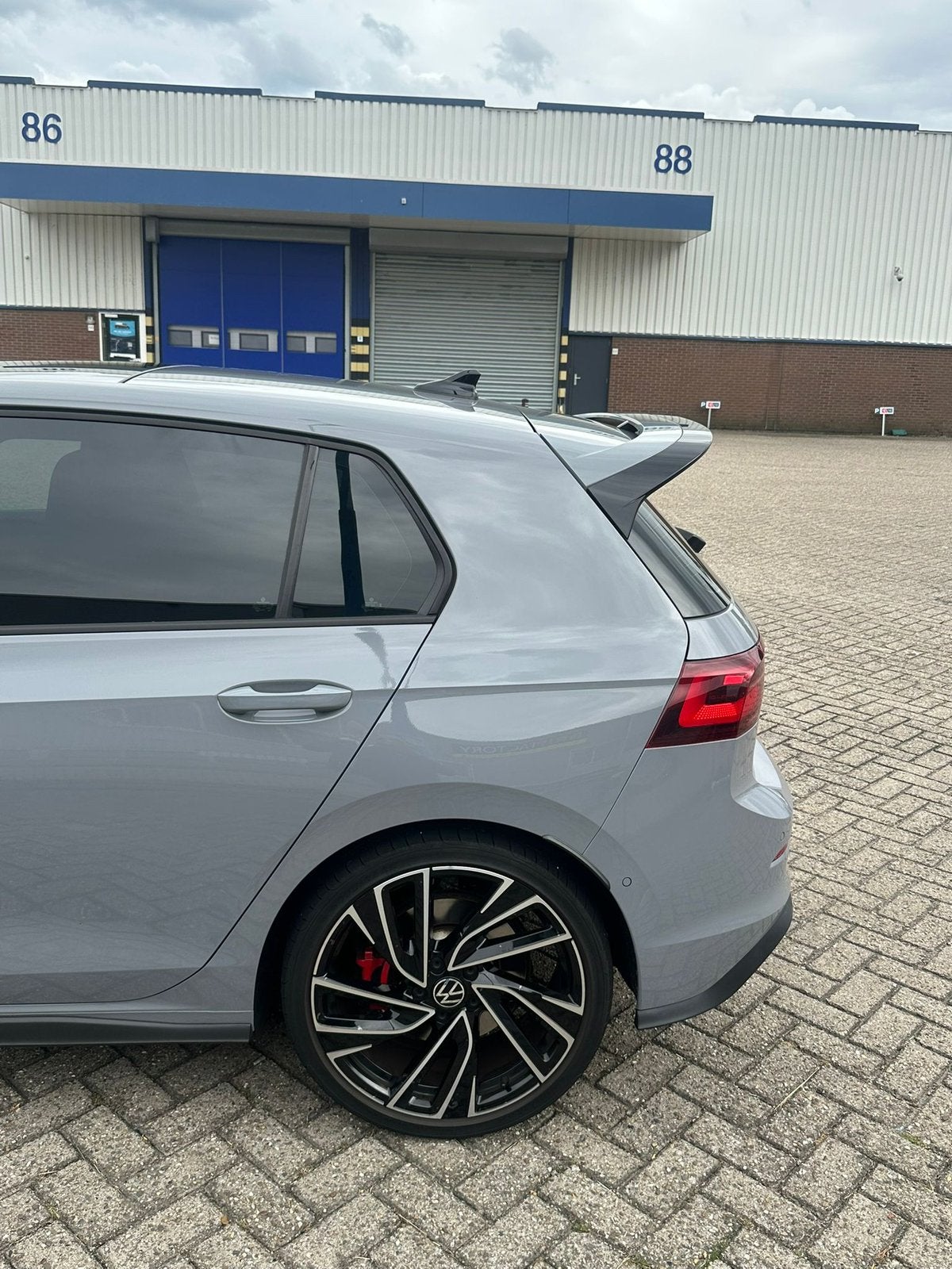 Volkswagen Golf 2.0 Clubsport GTI Nardo Gray 2021, Auto's, 4 cilinders, 1984 cc, 75 €/maand, 301 pk