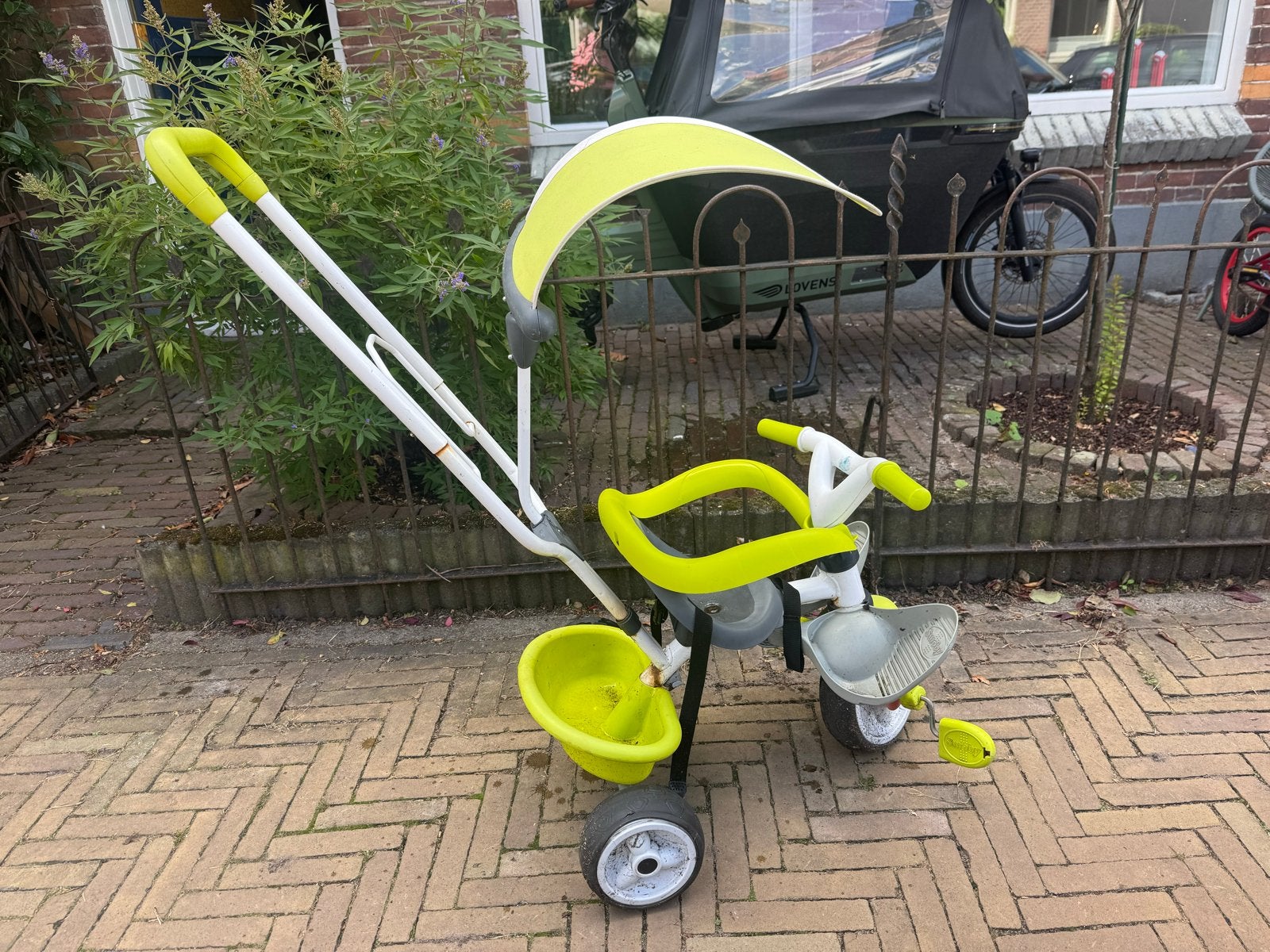 Baby driewieler met duwstang en zonnekap, Ophalen, Gebruikt, Duwstang