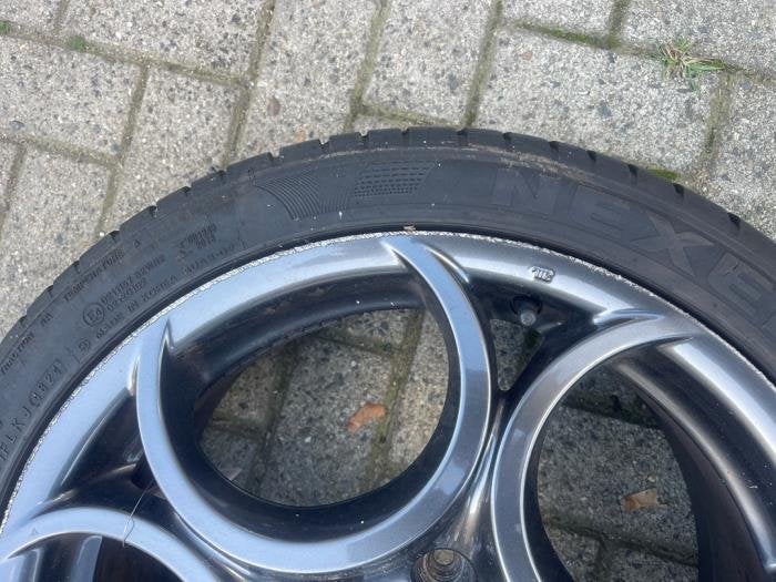 Velg + Band van een Alfa Romeo Giulietta, Gebruikt, -, Verzenden, -