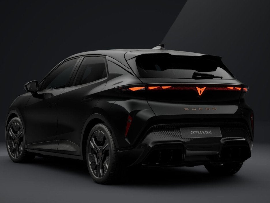 CUPRA Raval Performance 56 kWh 211 PK | Trekhaak | Elektrisc, Auto's, 1610 kg, Alcantara, Zwart, 56 kWh