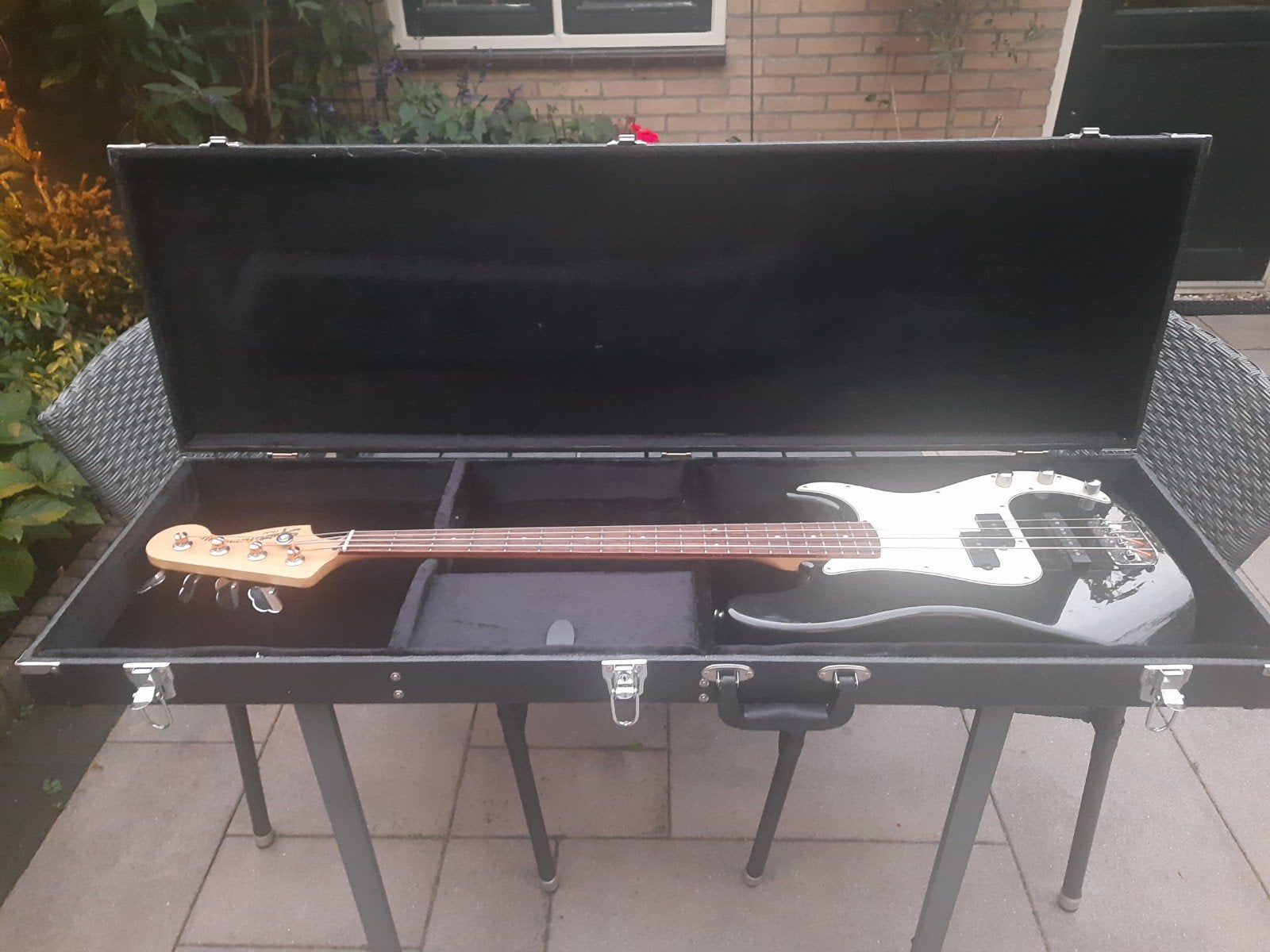 Squier Standard Series Precision Bass met koffer, Ophalen, Gebruikt, Elektrisch