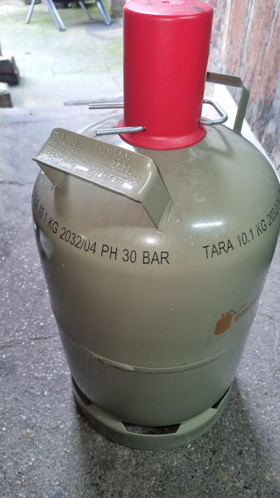 Volle gasfles 10.1 KG - Ideaal voor BBQ of camping, Ophalen, Gebruikt, Revas
