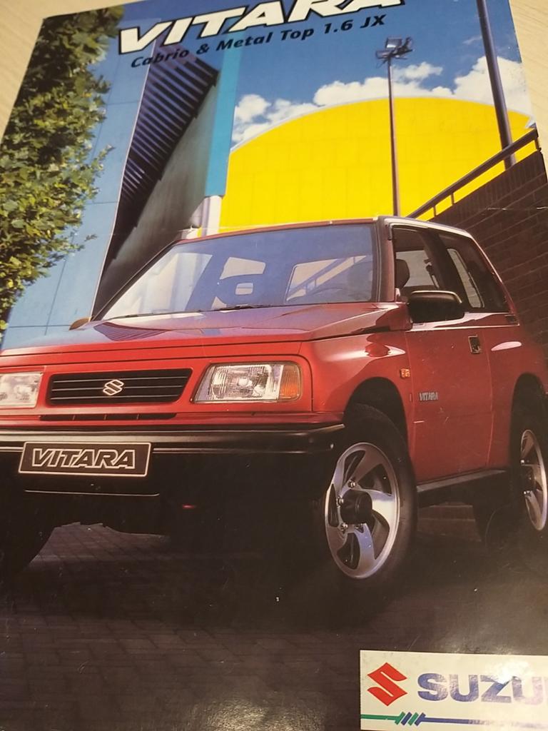 Jaren 80 Suzuki Vitara jeep Nederlandse folder óók kleuren, Ophalen of Verzenden, Zo goed als nieuw, Overige merken