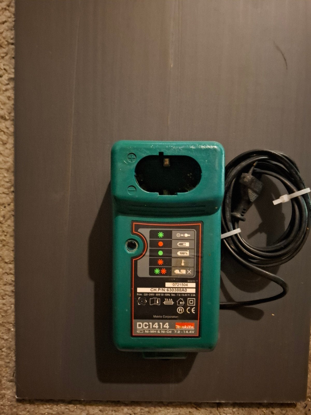 Makita DC1414 Oplader met 18V Li-ion Accu, Ophalen of Verzenden, Gebruikt, Overige typen