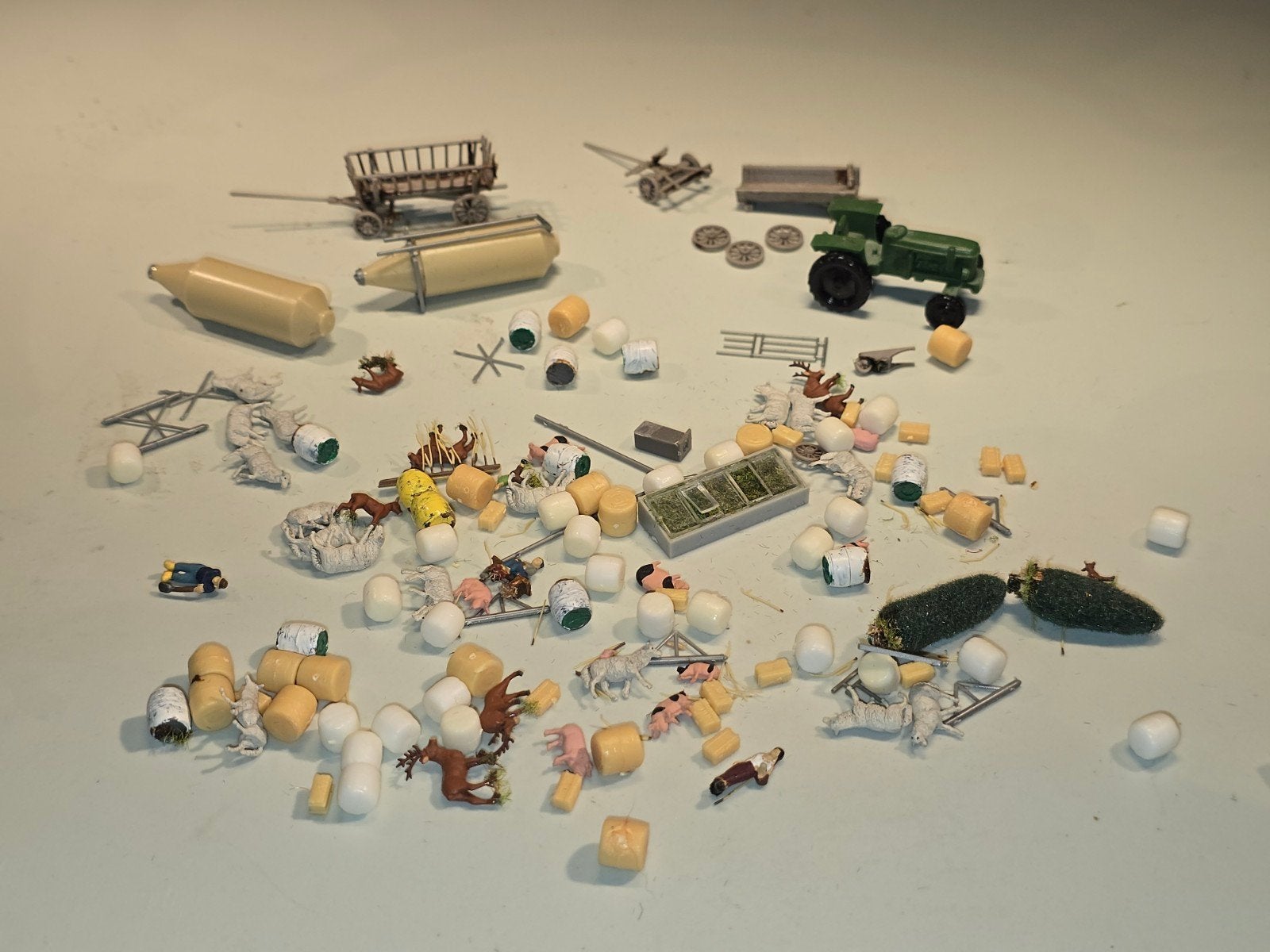 boerderij scenery dieren poppetjes N spoor trein 1:160, Hobby en Vrije tijd, Modeltreinen | N-Spoor, Overige merken, Gebruikt