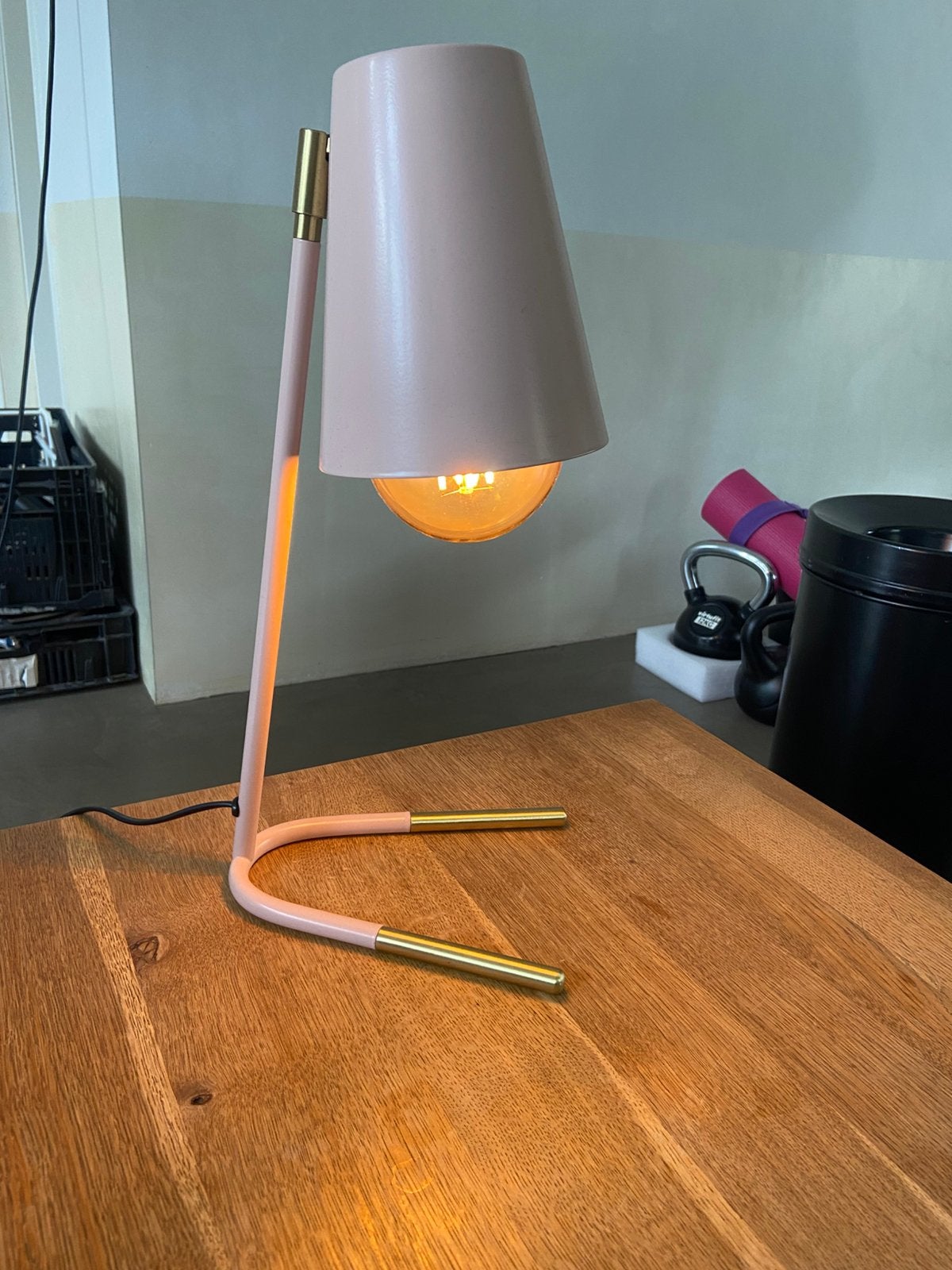 Lichtroze bureaulamp, E27 (groot), Zo goed als nieuw, Metaal, Roze