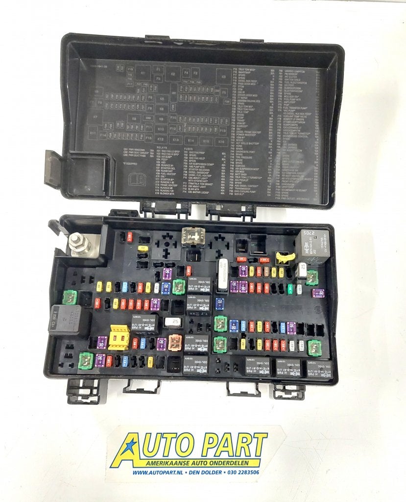 Dodge Ram 1500 3.6L zekeringkast 2013-2014, Gebruikt, PO Box 21-8004 | Auburn Hills, MI 48321-8004, Amerikaanse onderdelen, Ophalen of Verzenden