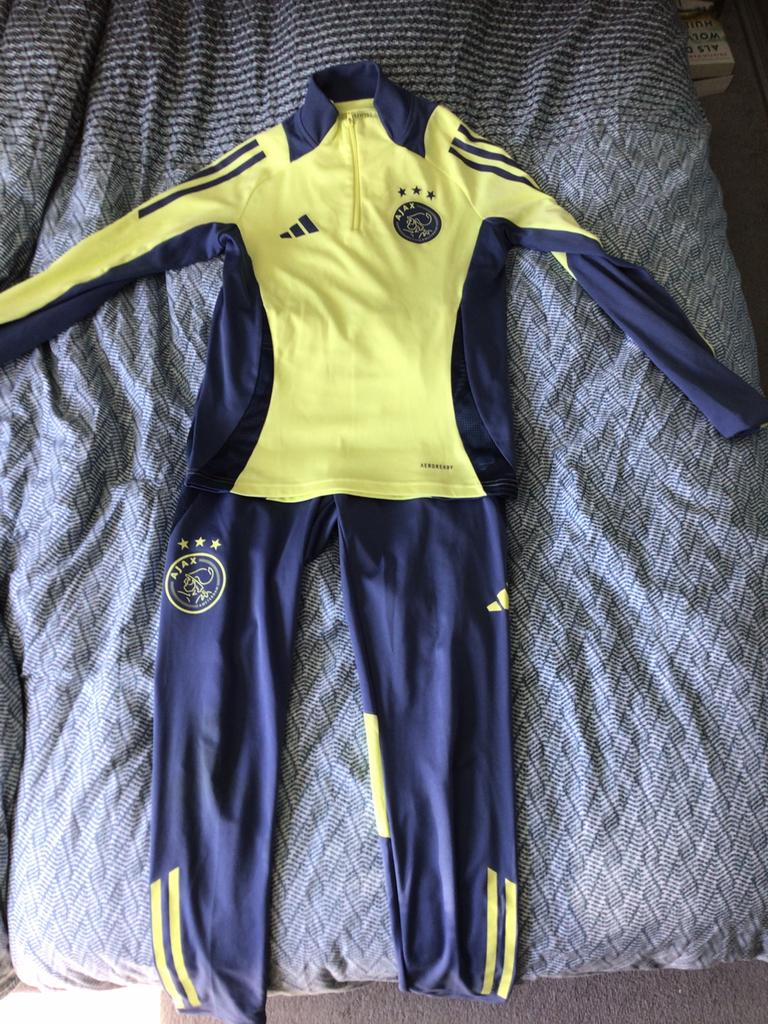 AJAX trainingspak maat 152, Sport en Fitness, Voetbal, Maat XS of kleiner, Ophalen of Verzenden, Zo goed als nieuw