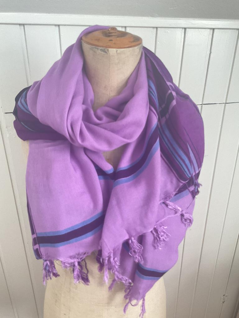 Grote sjaal viscose, Ophalen of Verzenden, Zo goed als nieuw, Maat 46/48 (XL) of groter, Sjaal