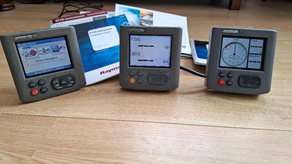 Raymarine kleurendisplays 3x ST70 multi en 1x P70 autopilot, Ophalen of Verzenden, Gebruikt, Kabel of Apparatuur