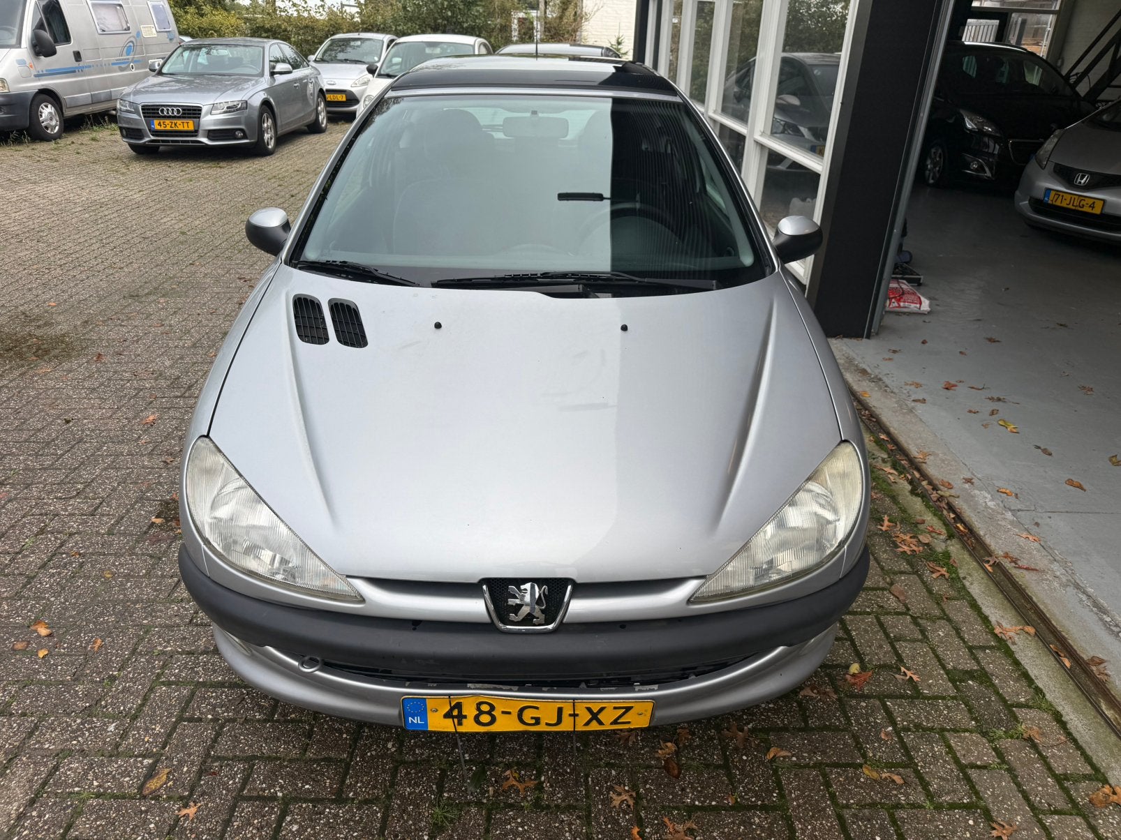 Peugeot 206 1.6 16V XT 3D AUTOMAAT 81650 km Goed onderhouden, Auto's, 1025 kg, 40 €/maand, 4 cilinders, Bedrijf