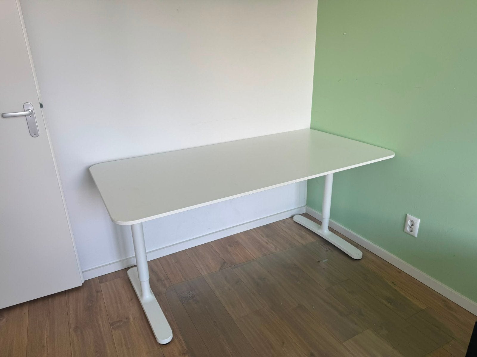 Stevig Ikea bureau wit, Huis en Inrichting, Bureaus, Ophalen, Gebruikt, Schoolbureau, IKEA