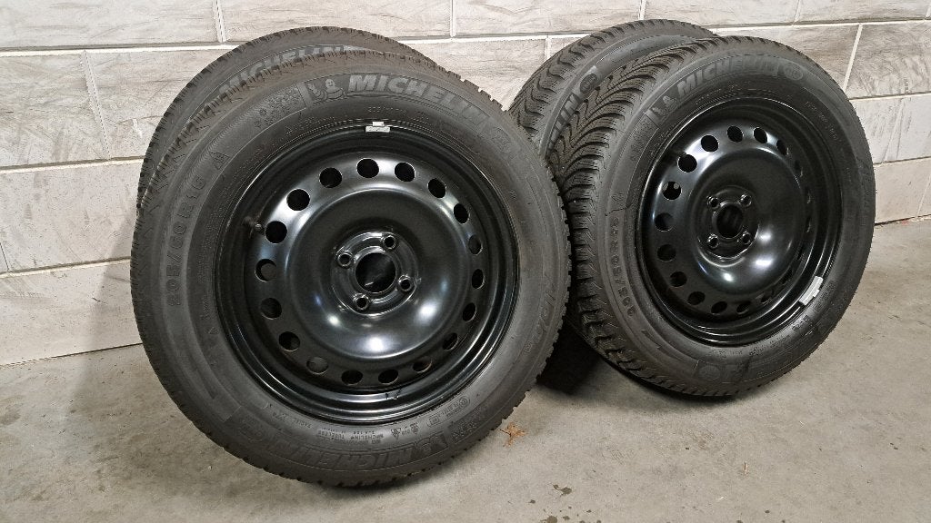 Winterbanden Megane Scenic 205/60/16, Gebruikt, 16 inch, Banden en Velgen, Personenwagen