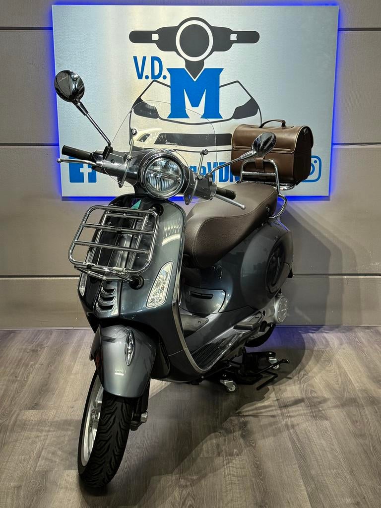 Vespa Primavera Touring 45KM BJ 2023 Zo Goed Als Nieuw, Ophalen, Overige modellen, Zo goed als nieuw, Benzine